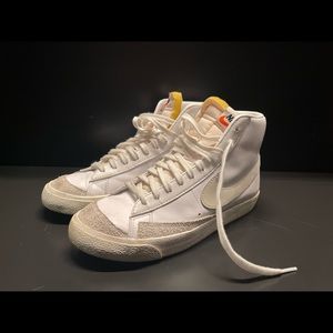 Nike Blazers Light Bone